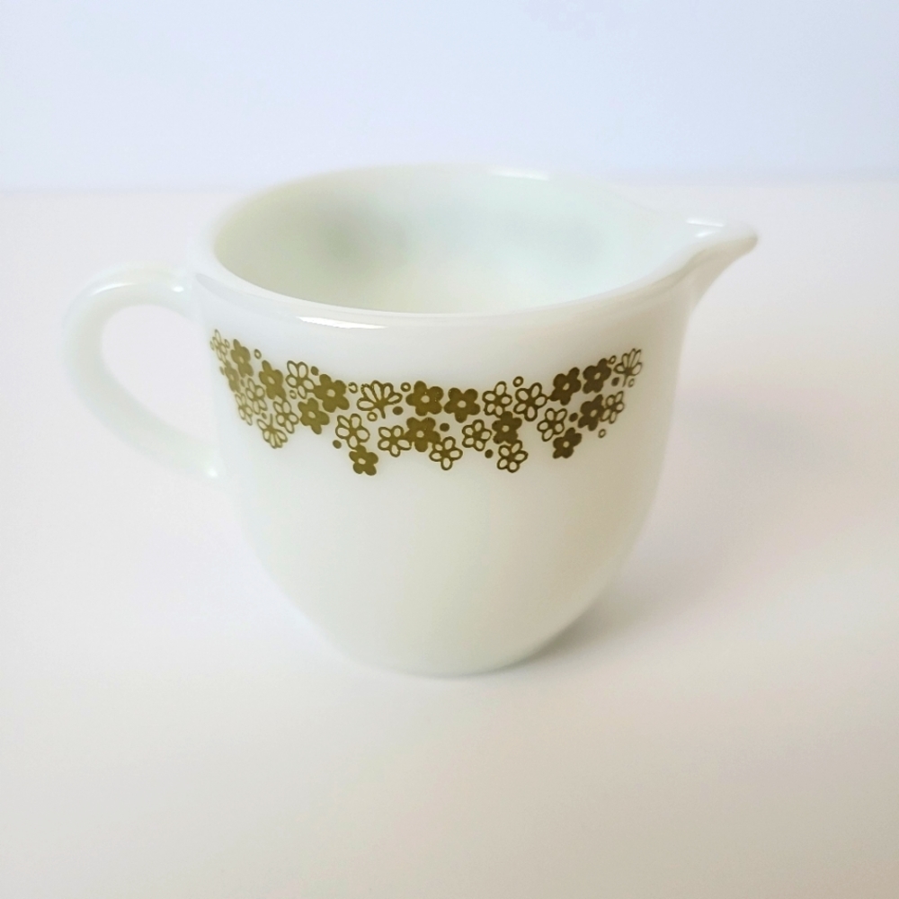 Pyrex Vintage Crazy Daisy Spring Blossom Creamer 6 oz